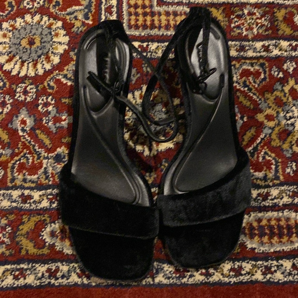 Vince heels